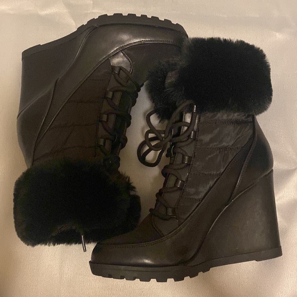 Black wedge boots with fur never worn - Picture 5 of 9